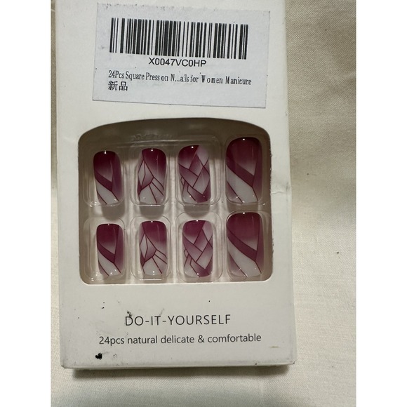 Press On Nails - Picture 1 of 2
